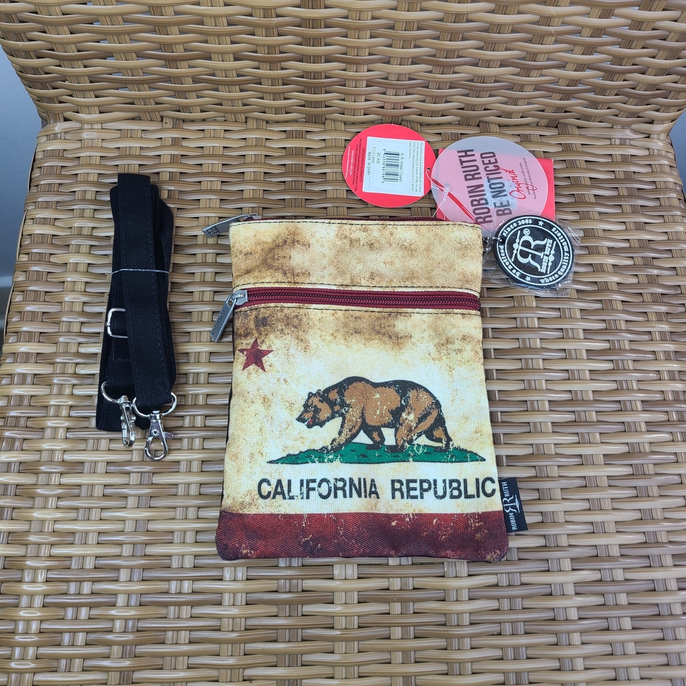 Robin Ruth California Republic Crossbody Bag Bear Nature Design Gift Travel NWT